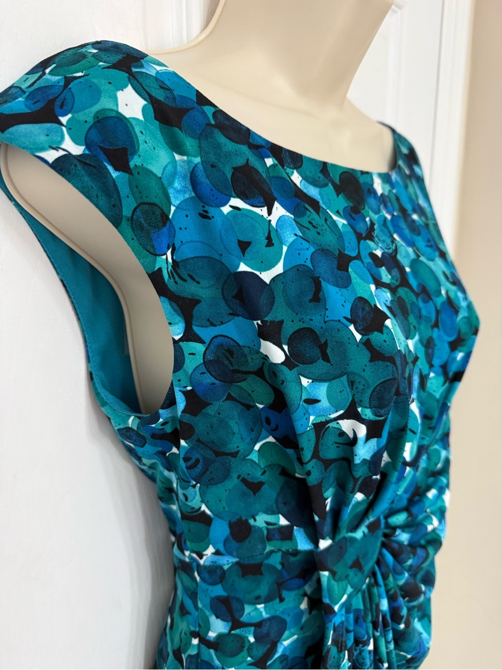 Connected Apparel Blue Abstract Print Ruched Sheath Dress Size 6 - Picture 6 of 13